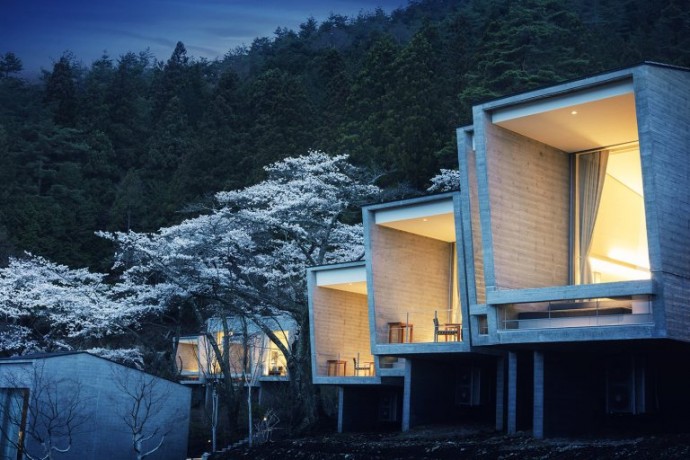 Японский отель Hoshino Resorts с видом на гору Фудзи