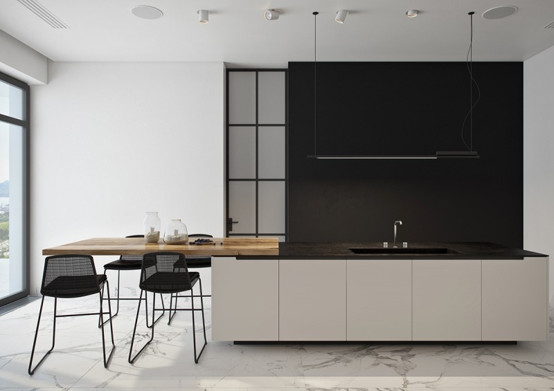 Панорамные окна в доме у моря