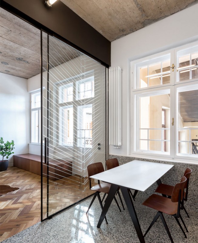 Стильный интерьер апартаментов в городе Орадя, Румыния Стильный интерьер апартаментов в городе Орадя, Румыния