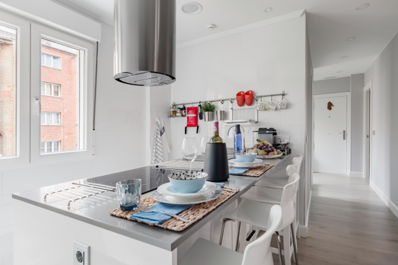 Уютные апартаменты в пепельных тонах в Хихоне, Испания