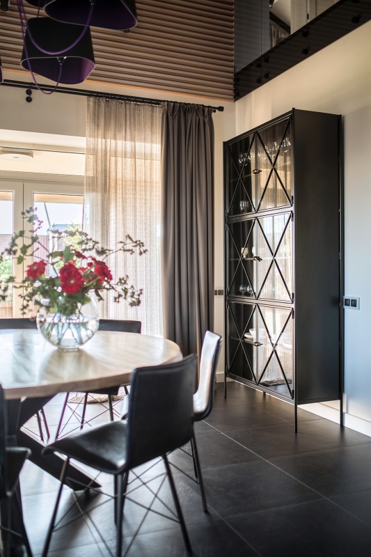 Необычные элементы декора и система освещения в загородном доме Необычные элементы декора и система освещения в загородном доме