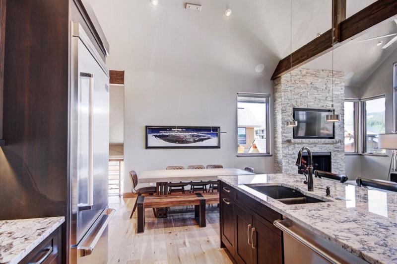 Интерьер современного шале Интерьер современного шале