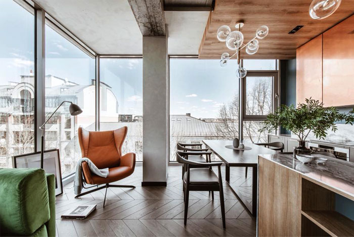 Приглушенные тона и мраморные, латунные и медные акценты в декоре литовской квартиры