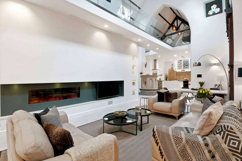 Средневековая церковь, преобразованная в частную резиденцию в Снодленде, Шотландия