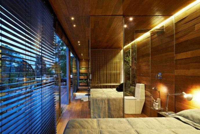 Контейнерный дом со стеклянным фасадом площадью 27 м2 в Бразилии
