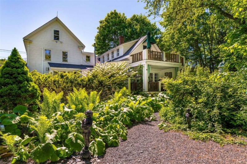 Поместье 1850 года постройки в Йорке, штат Мэн Поместье 1850 года постройки в Йорке, штат Мэн