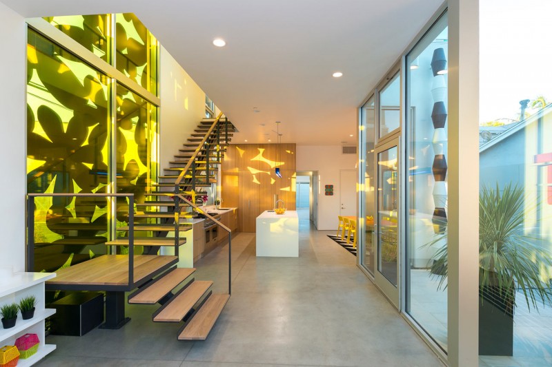 Резиденция в Калифорнии с фасадом из металлических цветов