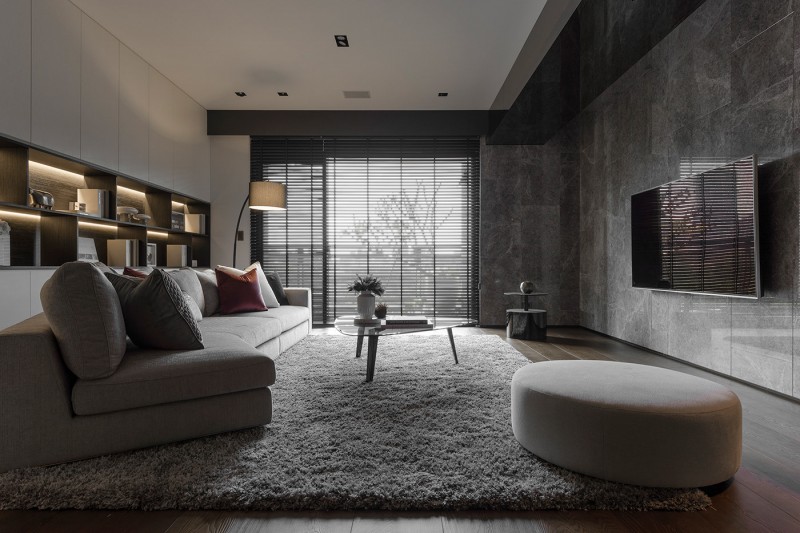 Интерьер просторной квартиры в серых тонах