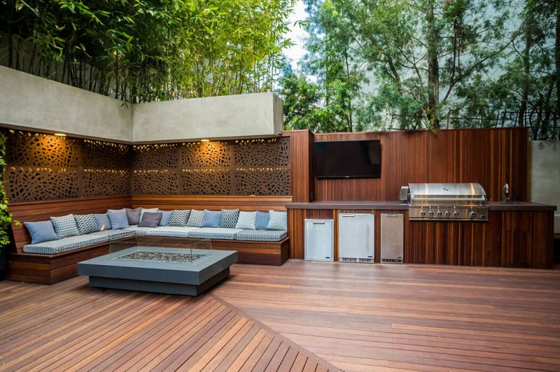 Роскошная современная резиденция, расположенная в Лос-Анджелесе