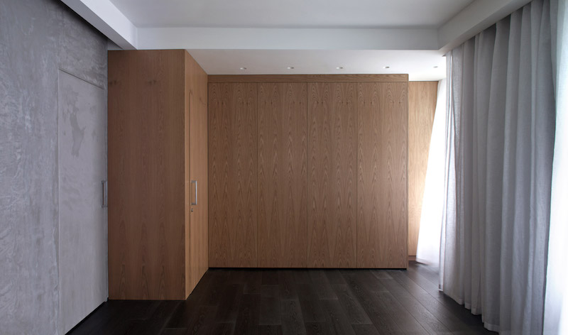 Строгий функциональный интерьер маленькой студии