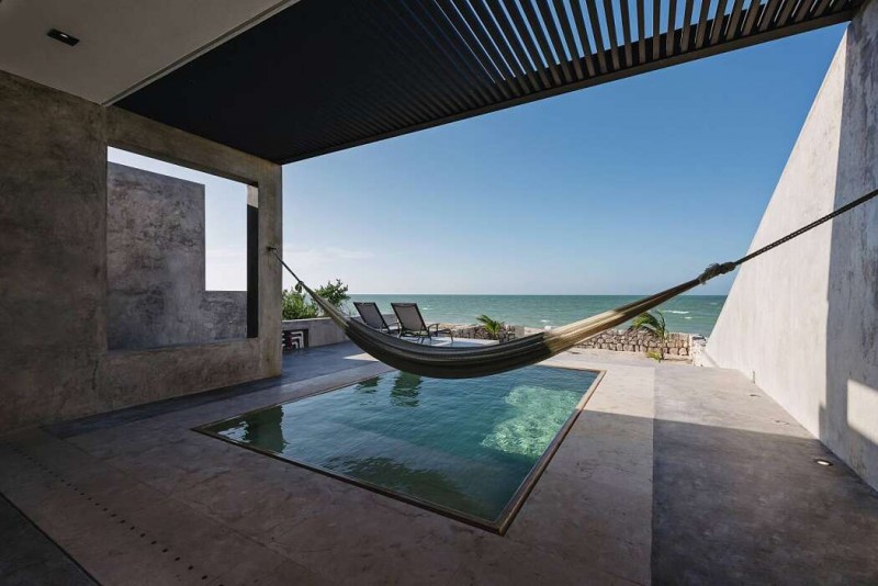 Бетонный пляжный дом на побережье Юкатана в Мексике Бетонный пляжный дом на побережье Юкатана в Мексике