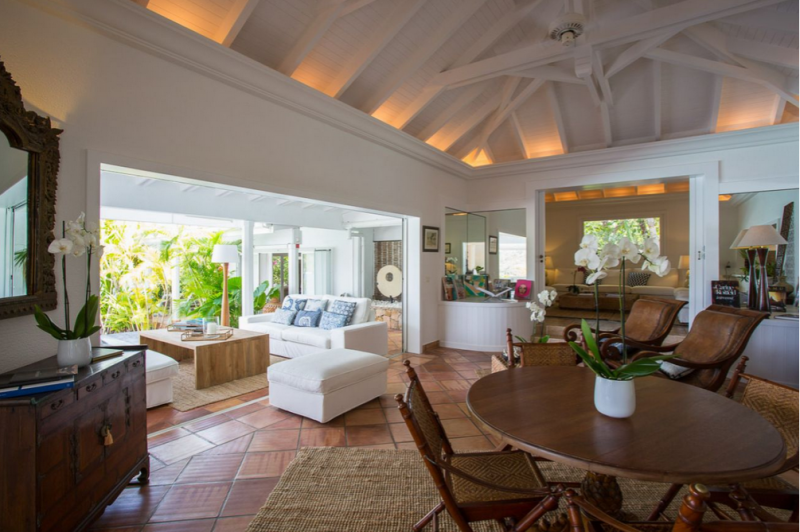 Классический карибский шик в интерьере виллы в Сен-Бартелеми, Франция