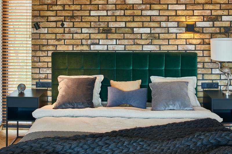 Красочное оформление просторного особняка