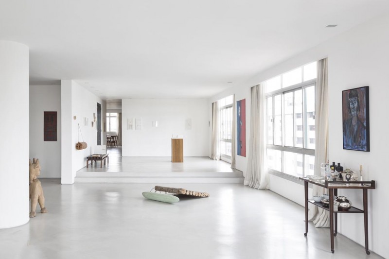 Квартира в Сан-Паулу, предназначенная для молодого коллекционера предметов искусства и мебели