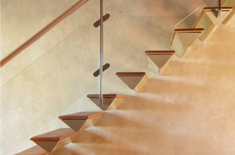 400-летний фермерский дом на вершине холма недалеко от Сиены, Италия 400-летний фермерский дом на вершине холма недалеко от Сиены, Италия