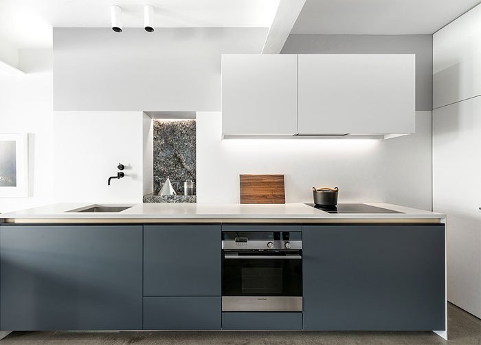 Дизайн-проект небольшого лофта, основанный на концепции минимализма и яркости