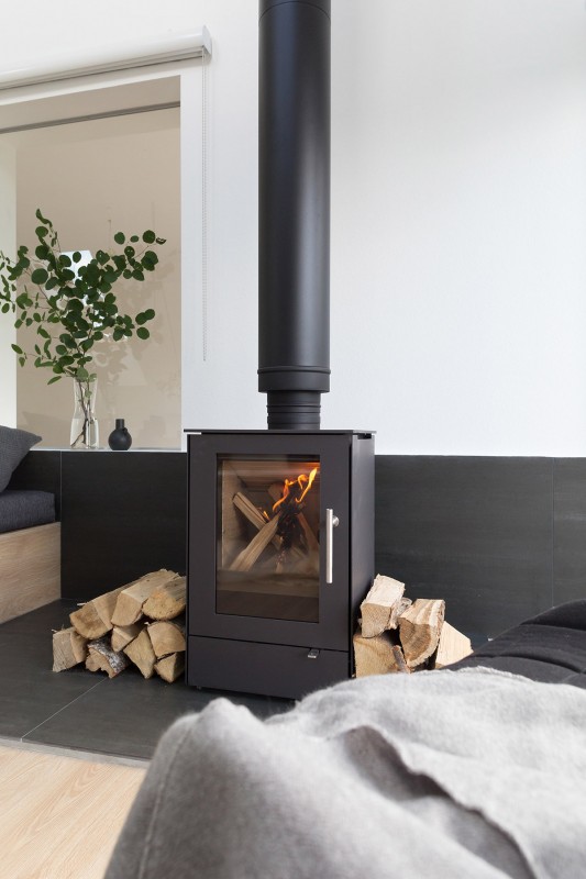 Интерьер просторной мансарды