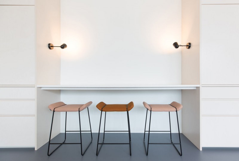 Лёгкий красочный дизайн офиса компании FinTech Bridgevest в Роттердаме