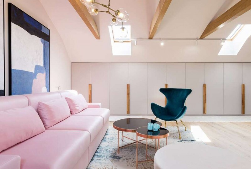 Мансардная квартира середины ХХ века, расположенная в Бухаресте, Румыния