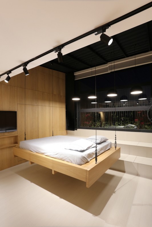 Небольшая квартира на крыше старого здания