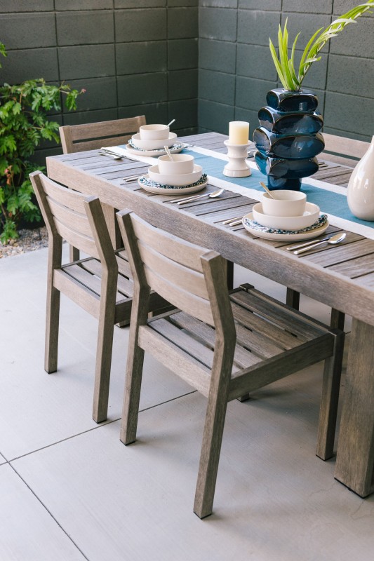 Интерьер в светлых тонах с яркими акцентами Интерьер в светлых тонах с яркими акцентами