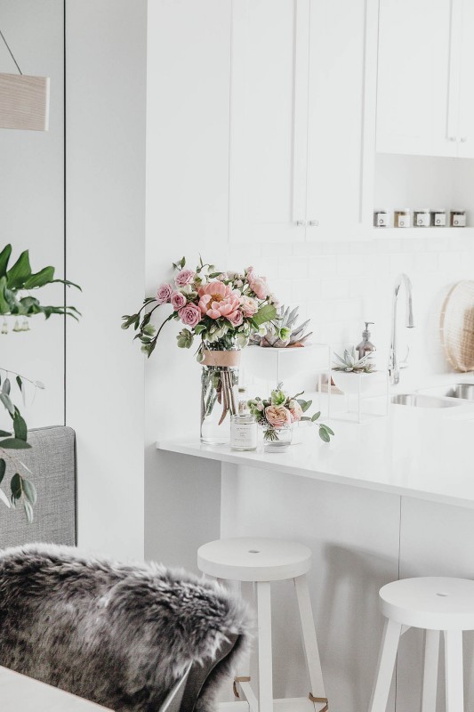 Изящные элементы декора в интерьере очаровательной квартиры