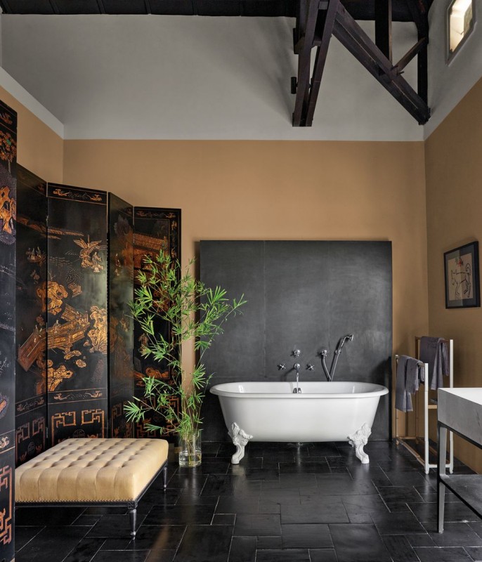 Атмосфера подлинной старины в интерьере дома во Вьетнаме