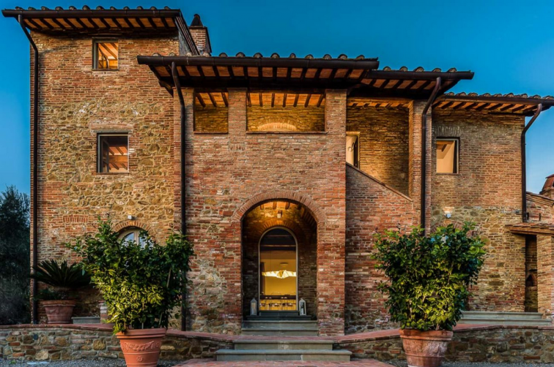 Традиционная вилла недалеко от Пизы, Италия Традиционная вилла недалеко от Пизы, Италия