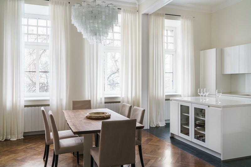 Интерьер в черно-белом цвете Интерьер в черно-белом цвете