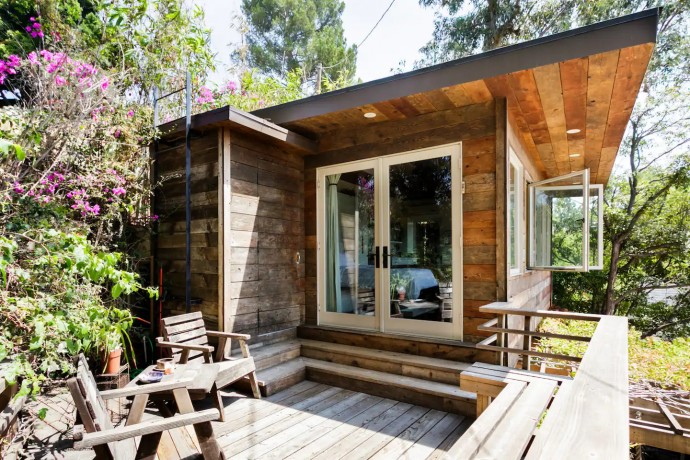 Крошечный деревенский дом в стиле лофт на Голливудских холмах