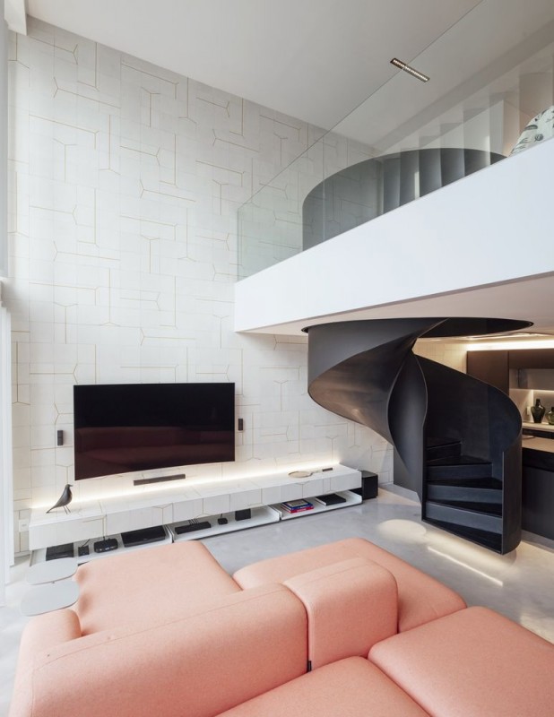 Стильная квартира-лофт с оригинальной винтовой лестницей