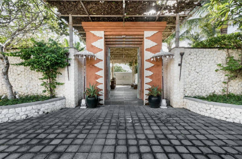 Вилла на популярном курорте Кута, Бали