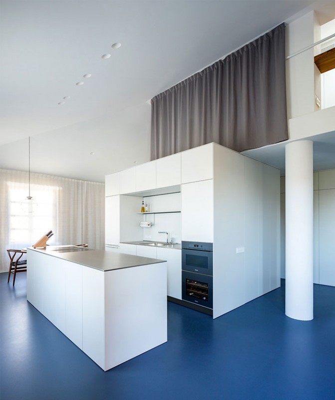 Интерьер минималистского лофта в Валенсии, Испания