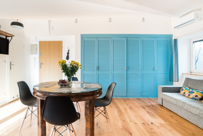 Интерьер мансардной квартиры в Кракове