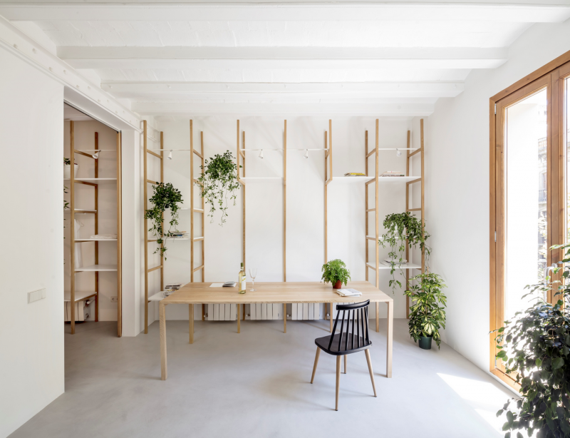 Преобразование квартиры 1880-х годов в два лофта, расположенных в районе Сан-Антонио в Барселоне Преобразование квартиры 1880-х годов в два лофта, расположенных в районе Сан-Антонио в Барселоне