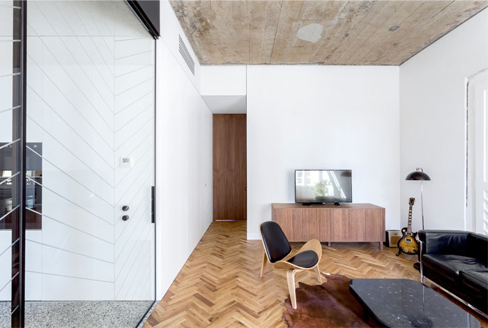 Стильный интерьер апартаментов в городе Орадя, Румыния Стильный интерьер апартаментов в городе Орадя, Румыния