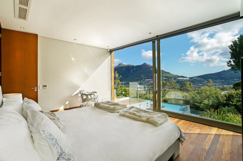 Тропический модернизм в Хаут-Бей, ЮАР Тропический модернизм в Хаут-Бей, ЮАР