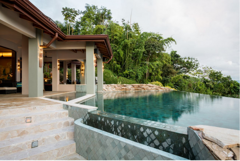 Тропическая вилла, построенная на скале среди джунглей в Коста-Рике Тропическая вилла, построенная на скале среди джунглей в Коста-Рике