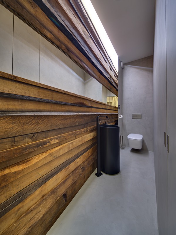 Гармоничное сочетание дерева и кирпича