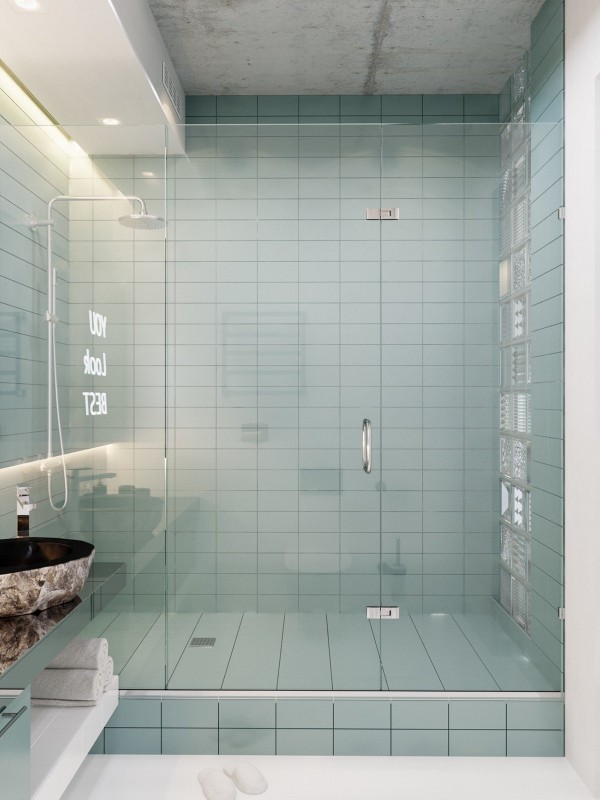 Компактная студия в мятно-бирюзовых тонах