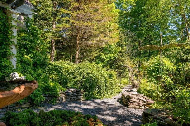 Поместье 1850 года постройки в Йорке, штат Мэн Поместье 1850 года постройки в Йорке, штат Мэн