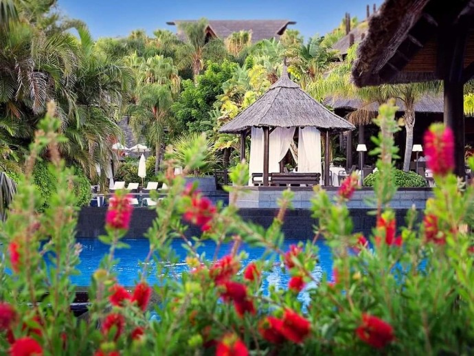 Спа-отель ASIA GARDENS 5* на склоне горы Сьерра-Кортина в Аликанте, Испания Спа-отель ASIA GARDENS 5* на склоне горы Сьерра-Кортина в Аликанте, Испания