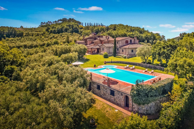 Вилла в Альбанских горах в Италии