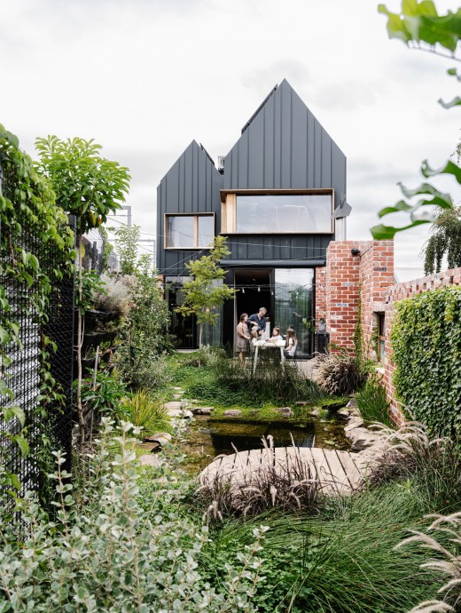 Дом архитекторов Фелисити и Марка Бернштейн-Хуссманнов недалеко от Мельбурна, Австралия