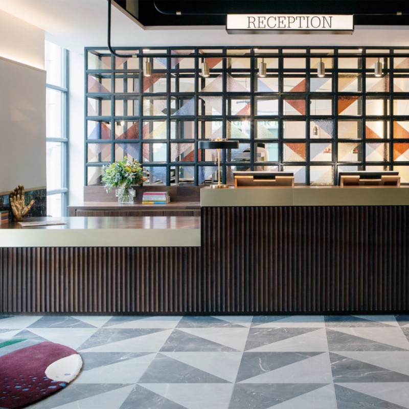 Превращение одого из самых старых отелей Дублина The Alexender в современное пространство The Alex