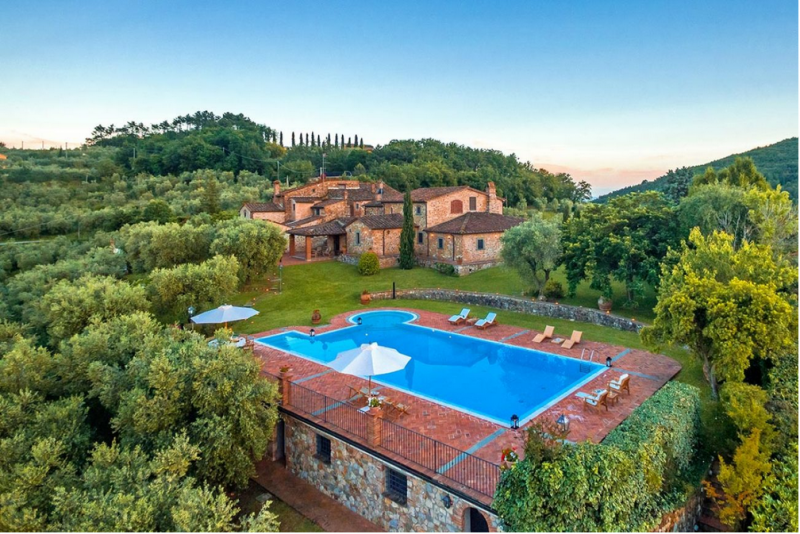 Вилла в Альбанских горах в Италии