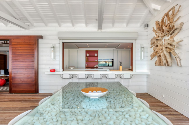 Впечатляющая вилла на берегу океана на острове Сен-Мартен Впечатляющая вилла на берегу океана на острове Сен-Мартен