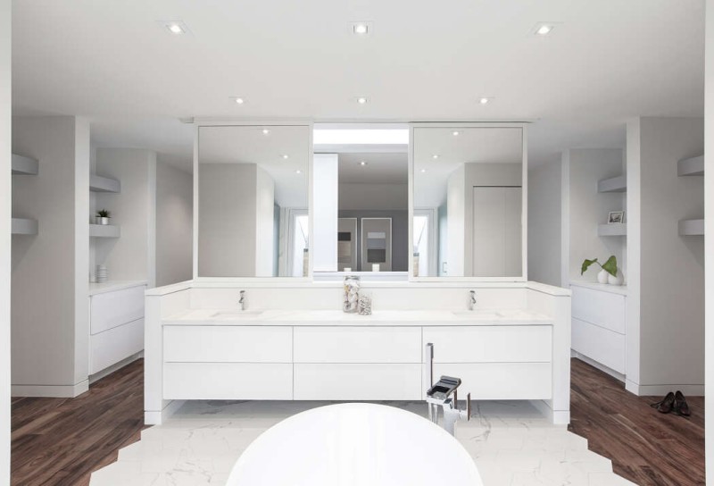 Современный двухэтажный дом, расположенный в Торонто Современный двухэтажный дом, расположенный в Торонто