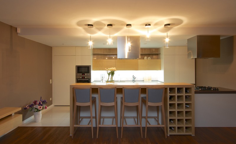 Стильные акценты в интерьере двухуровневых апартаментов