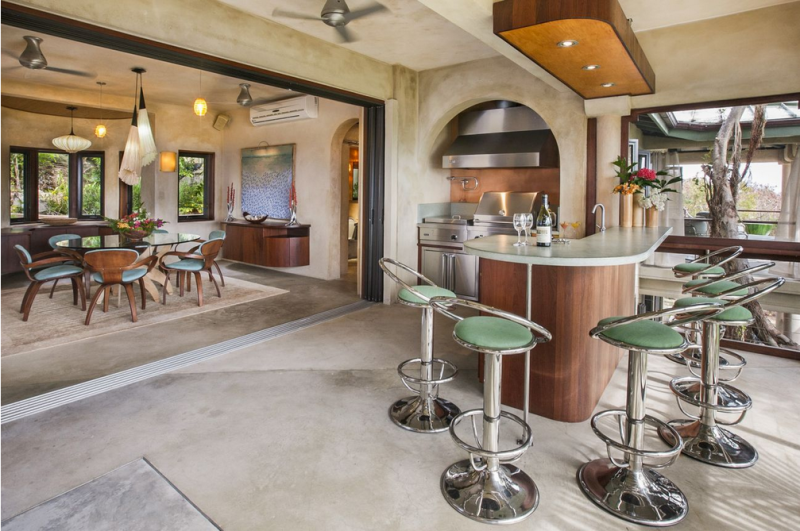 Вилла в окружении пышного тропического сада на Британских Виргинских Островах Вилла в окружении пышного тропического сада на Британских Виргинских Островах